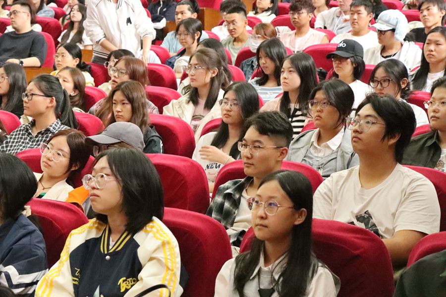 观众1.jpg